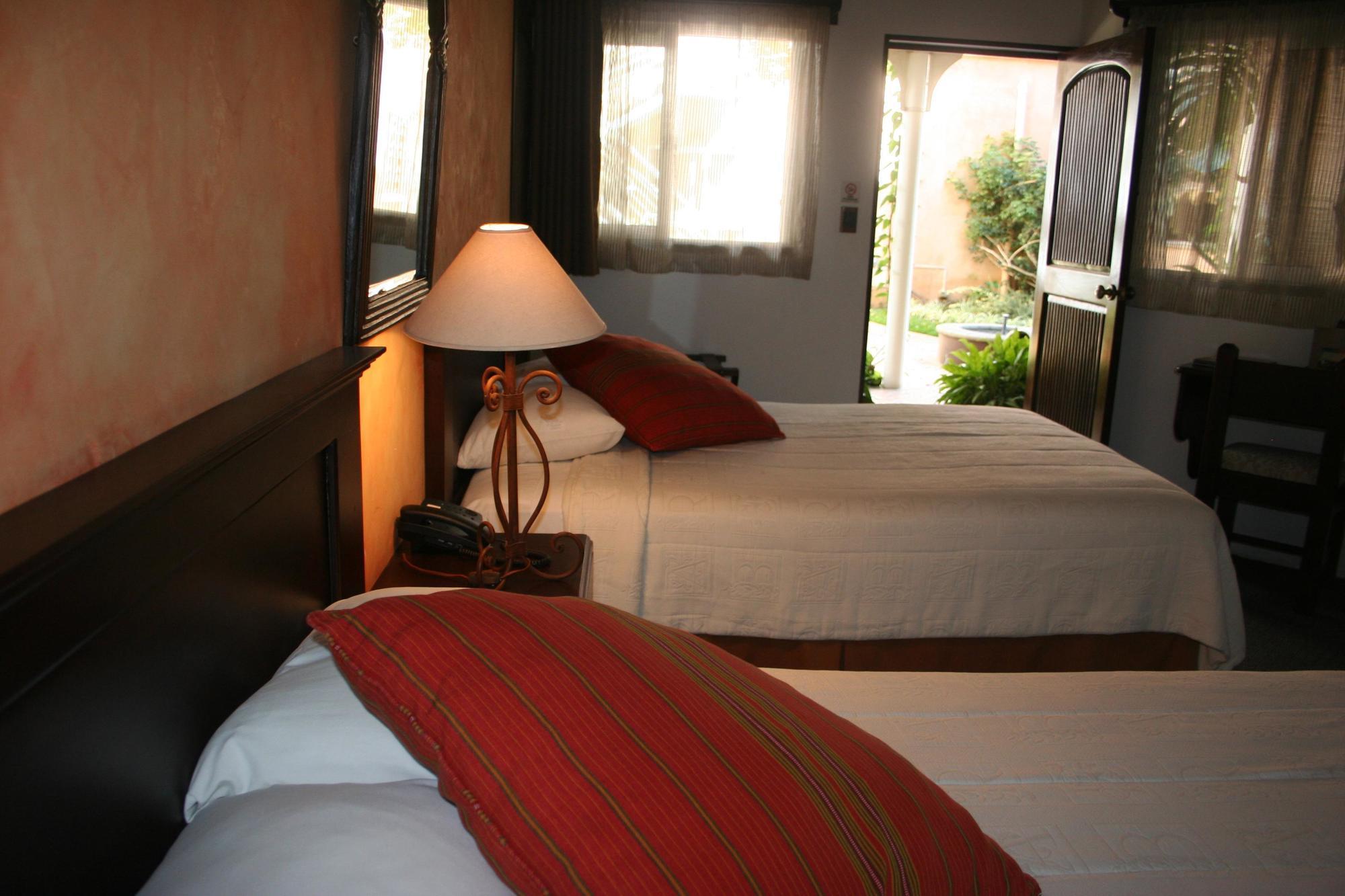 Hotel Ciudad Vieja Guatemala City Luaran gambar