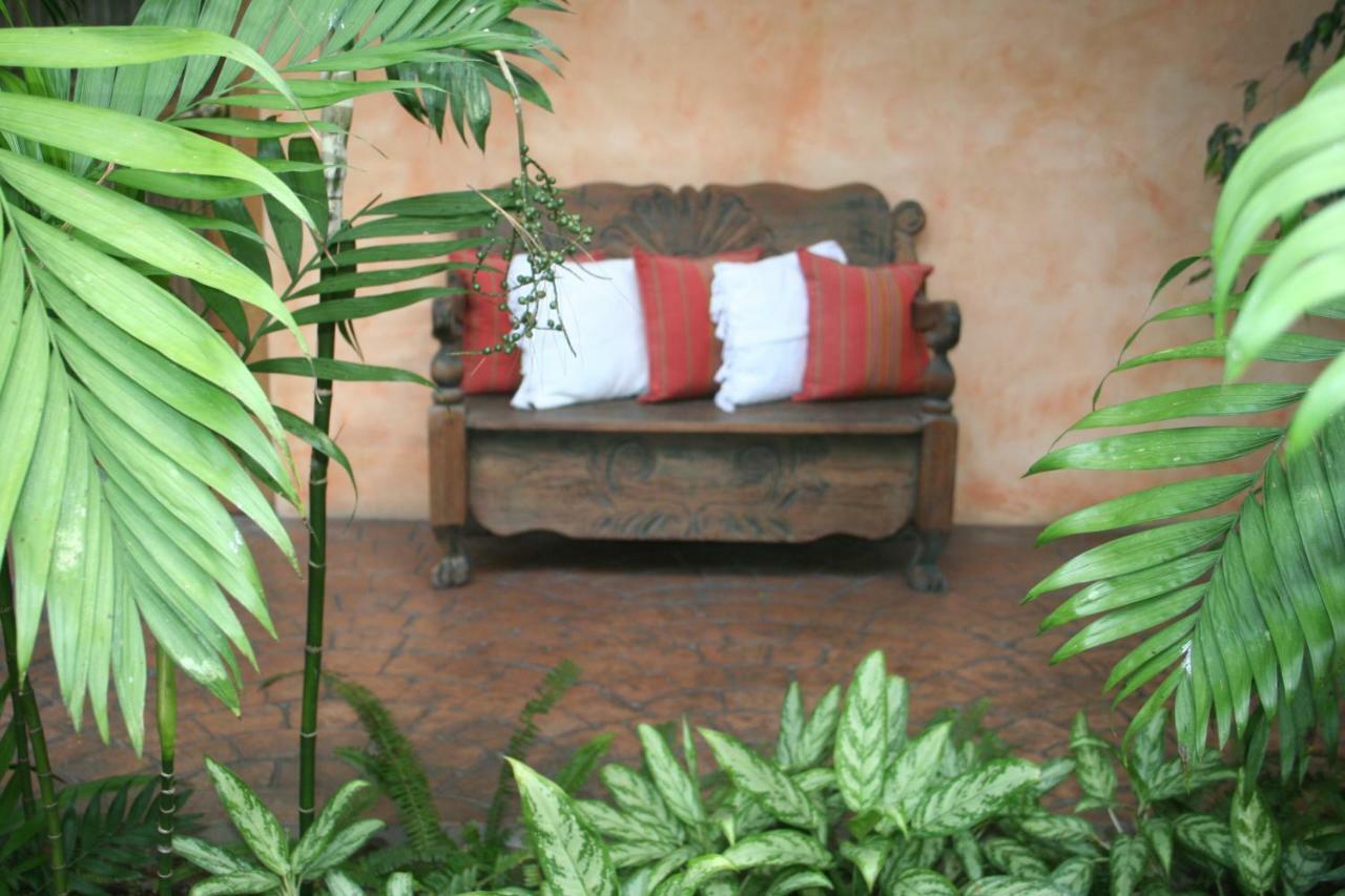 Hotel Ciudad Vieja Guatemala City Luaran gambar